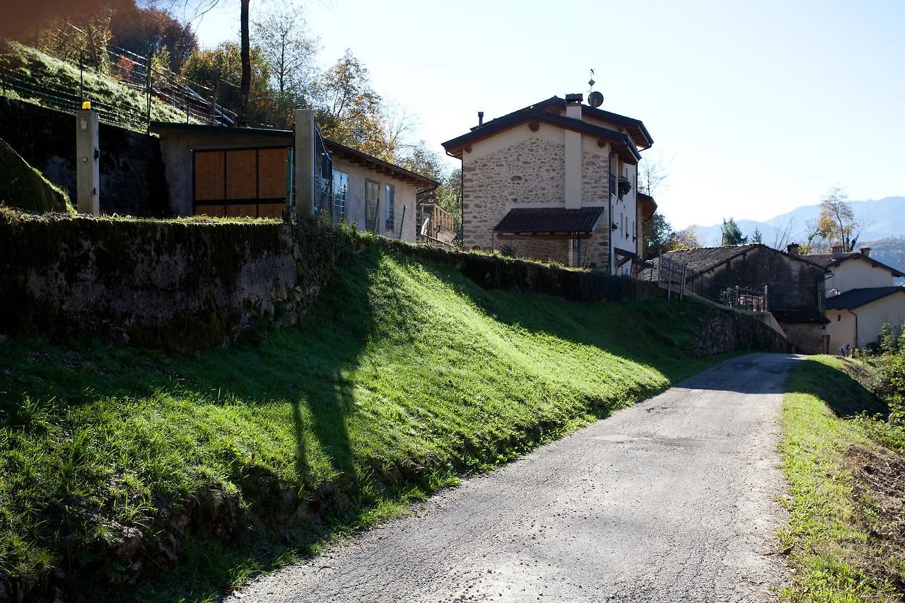 L'Angolo Di Paradiso Bed & Breakfast Valli del Pasubio 0*,  Italy